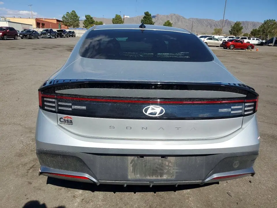 2025 HYUNDAI SONATA SE  