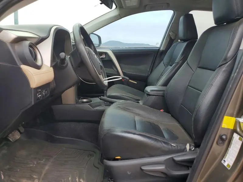 2015 TOYOTA RAV4 XLE  