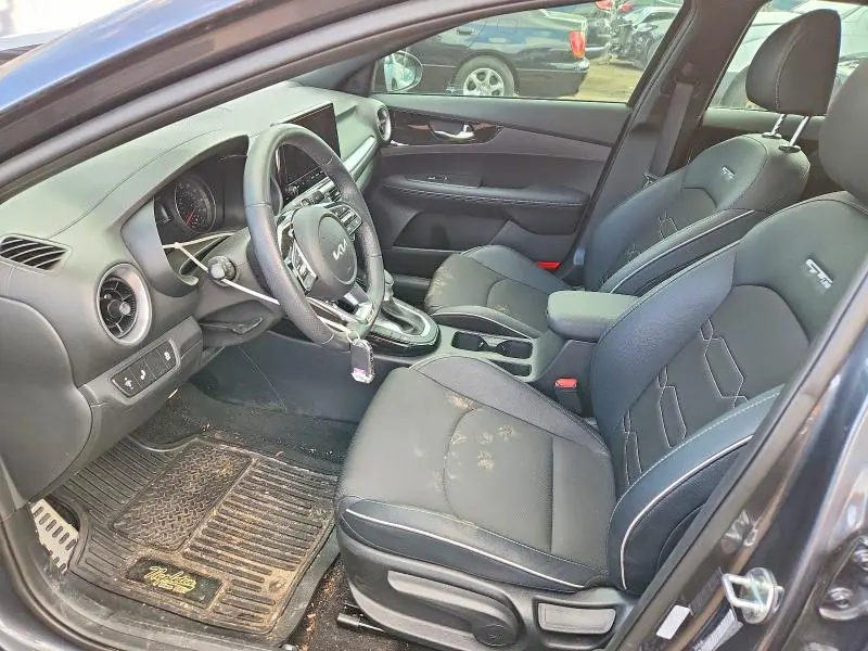 2024 KIA FORTE GT LINE  