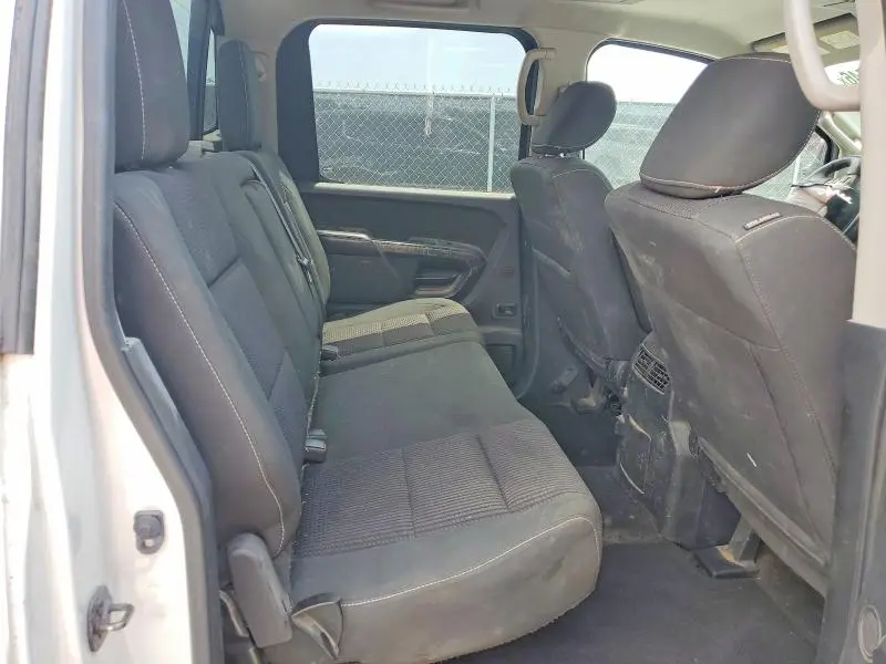 2015 NISSAN TITAN PRO-4X  
