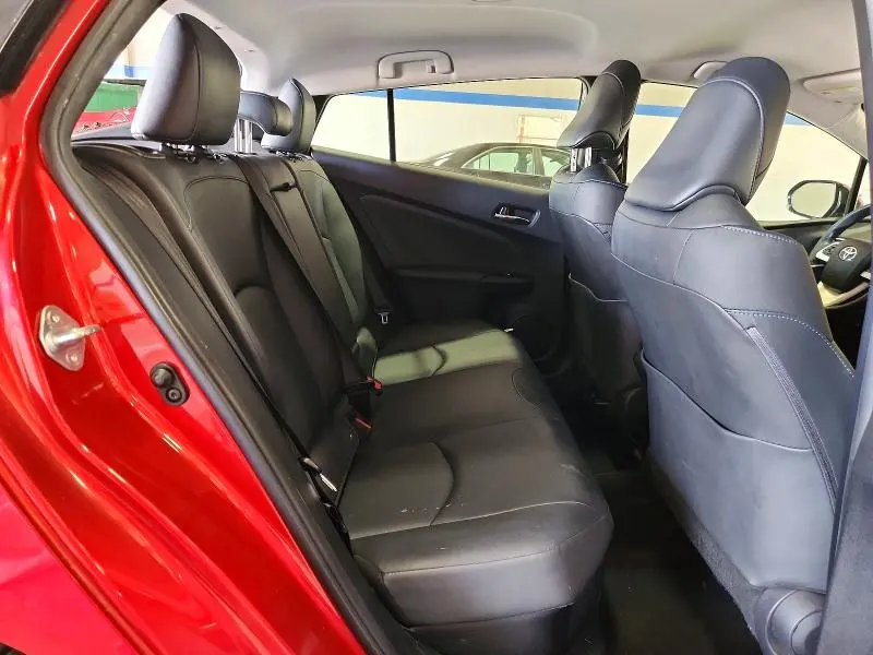 2018 TOYOTA PRIUS THREE TOURING  