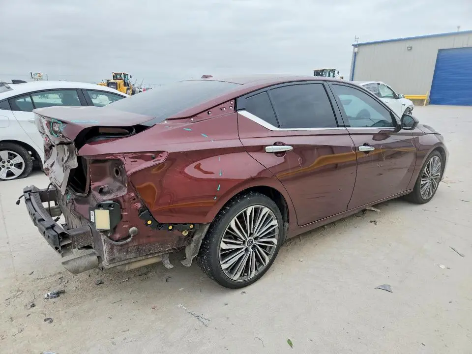 2023 NISSAN ALTIMA SL  