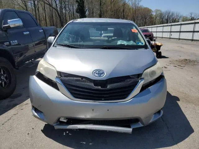 2011 TOYOTA SIENNA LE  