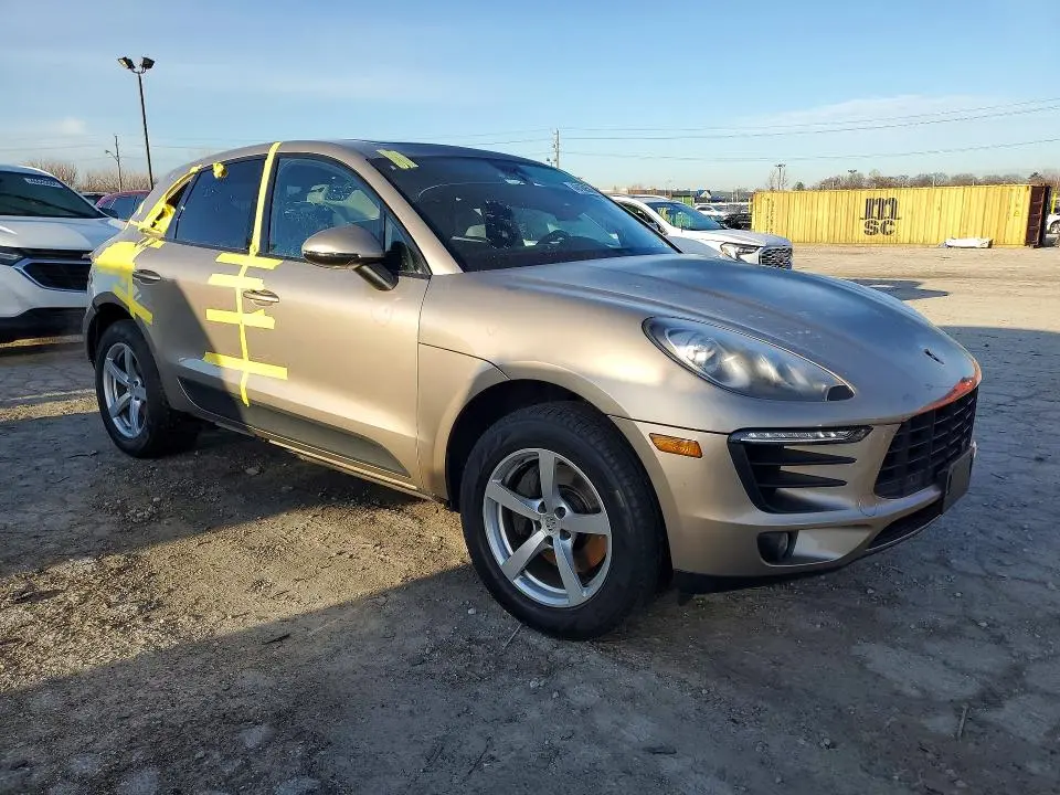 2018 PORSCHE MACAN   