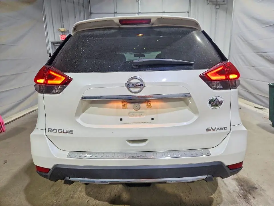 2018 NISSAN ROGUE SV  
