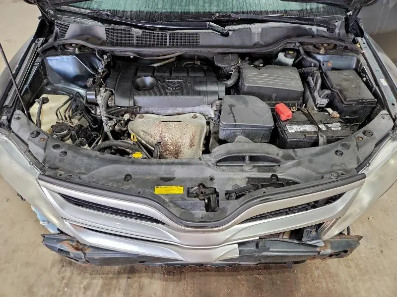 2013 TOYOTA VENZA LE  