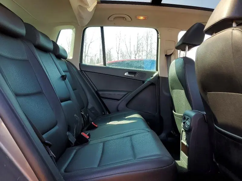 2011 VOLKSWAGEN TIGUAN S  