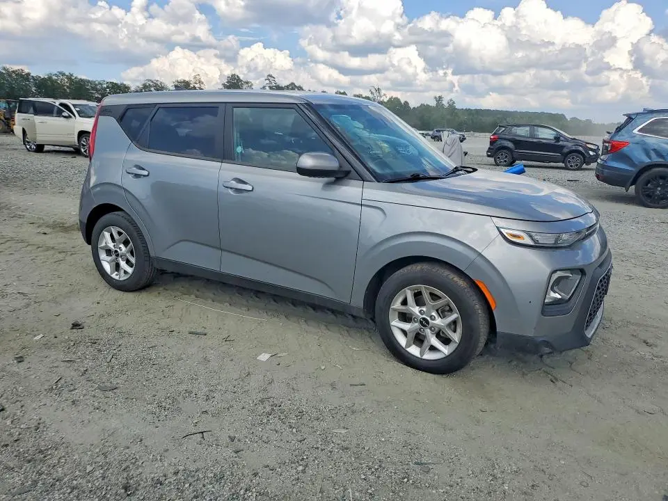 2022 KIA SOUL LX  