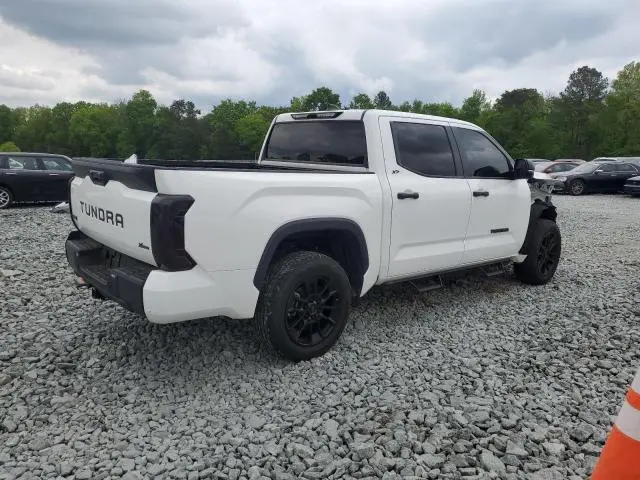 2024 TOYOTA TUNDRA CREWMAX SR  