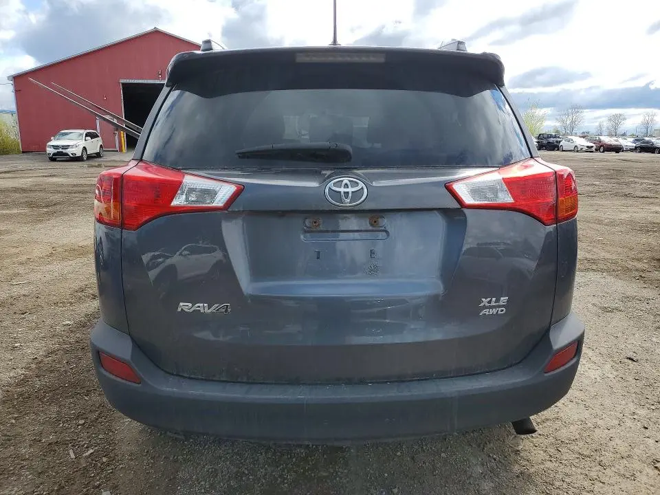 2015 TOYOTA RAV4 XLE  