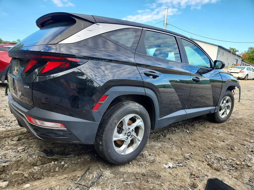 2022 HYUNDAI TUCSON SE  