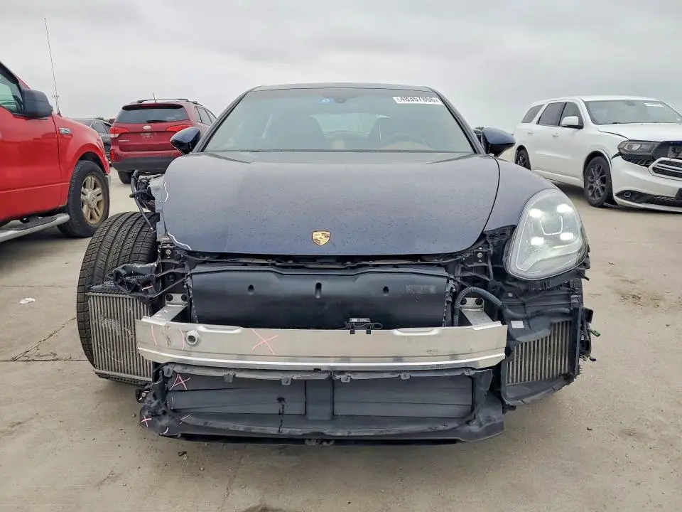 2018 PORSCHE PANAMERA 4S  