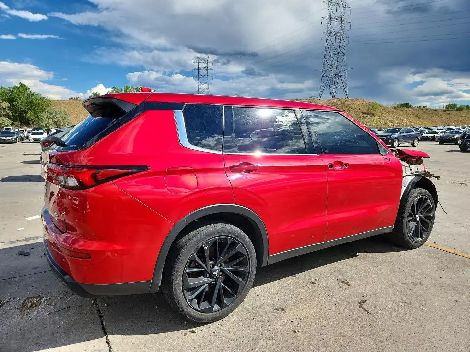 2024 MITSUBISHI OUTLANDER SE  