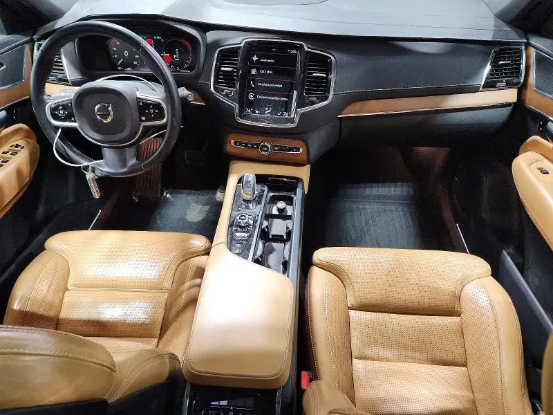 2017 VOLVO XC90 T8  
