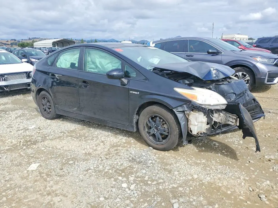 2014 TOYOTA PRIUS THREE  