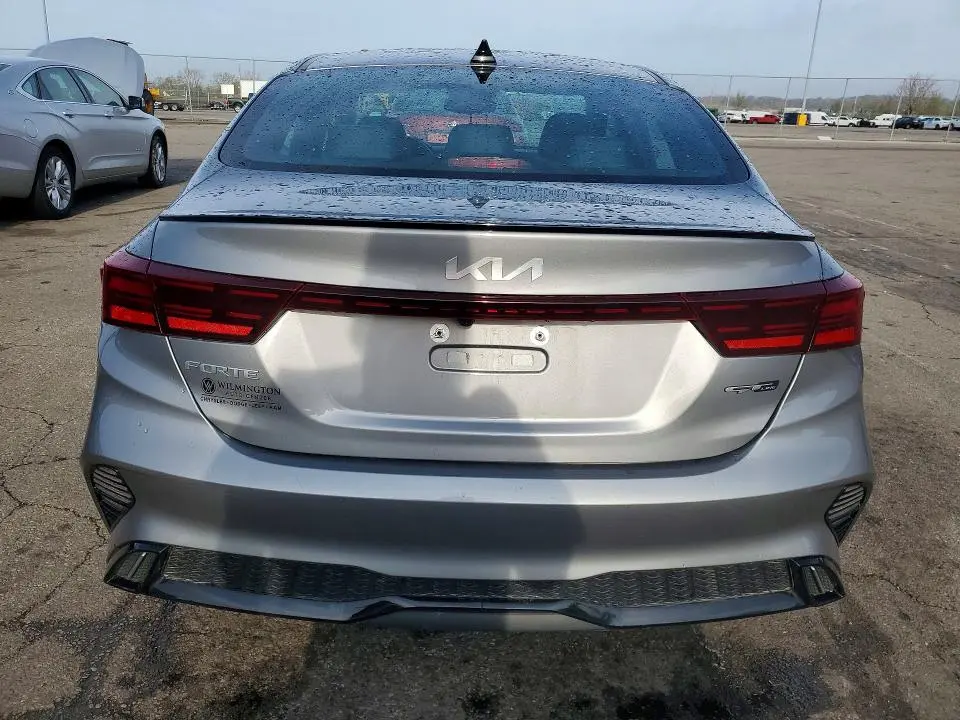 2024 KIA FORTE GT-LINE  