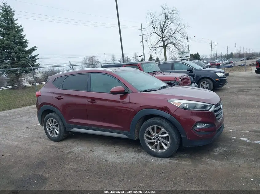 2017 HYUNDAI TUCSON SE