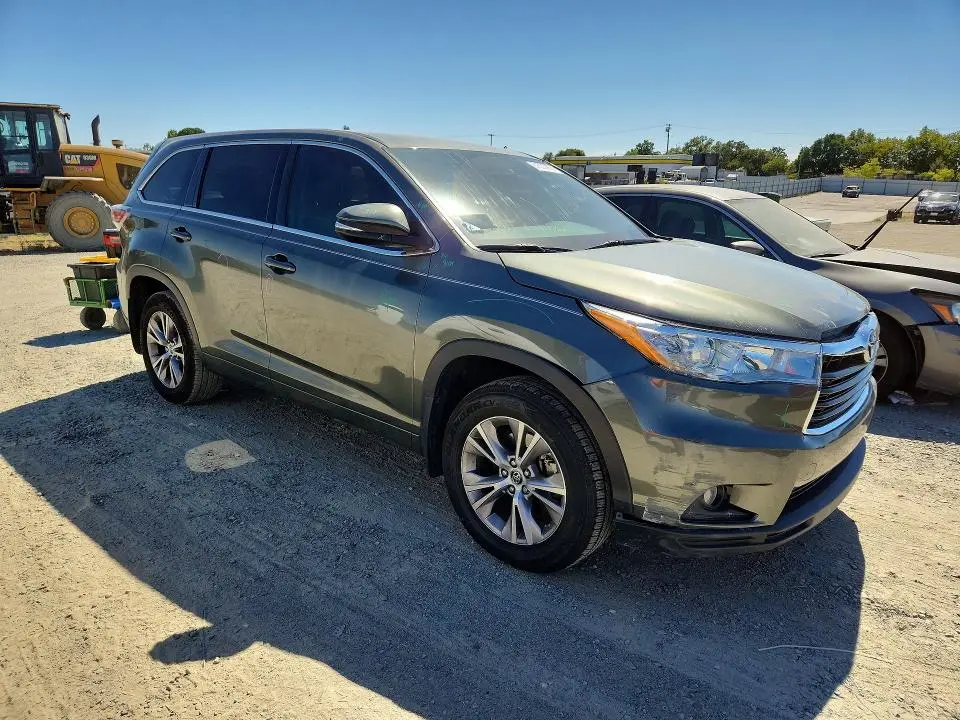 2016 TOYOTA HIGHLANDER LE PLUS  