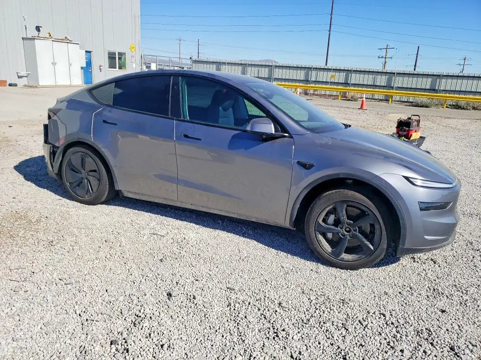 2026 TESLA MODEL Y   