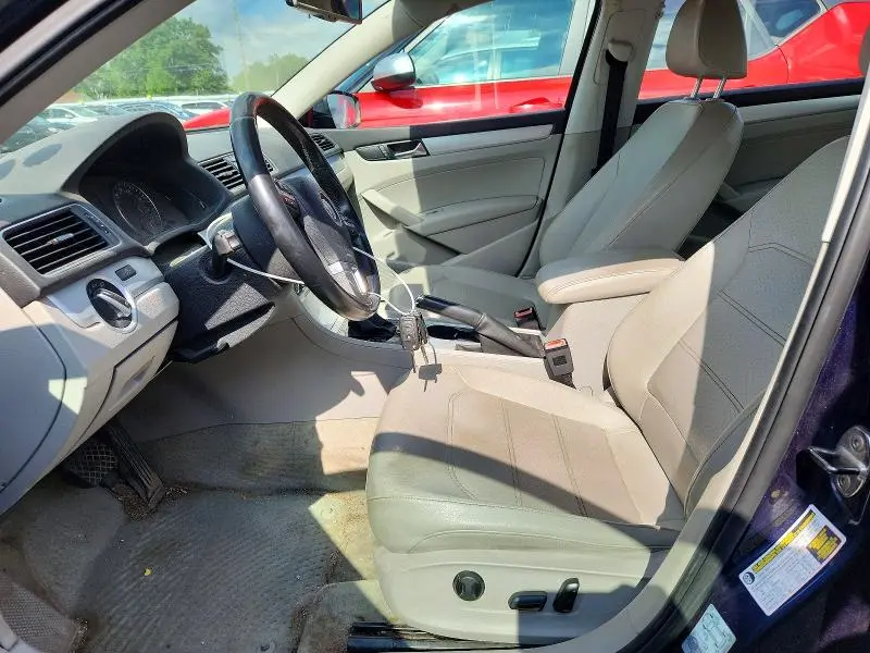 2013 VOLKSWAGEN PASSAT SE  