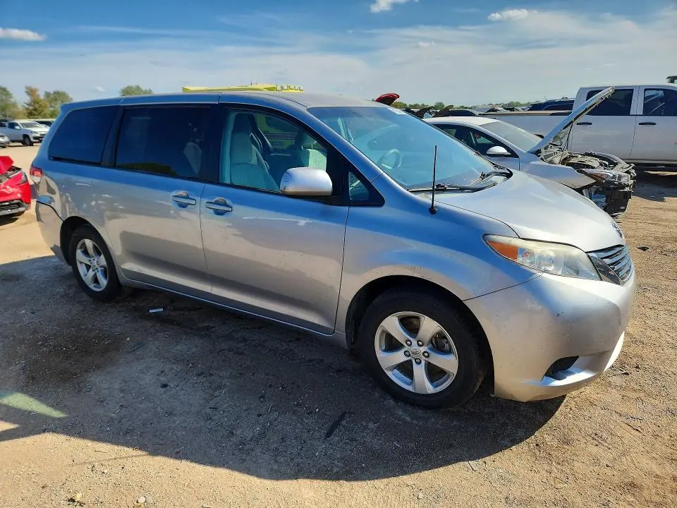 2012 TOYOTA SIENNA LE 8-PASSENGER  