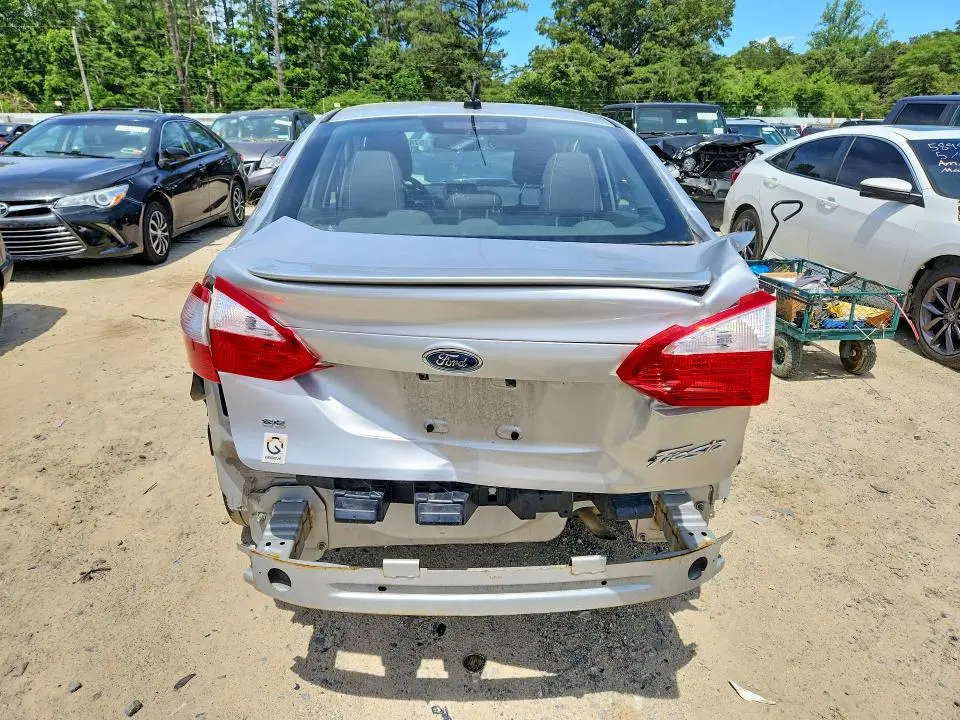 2017 FORD FIESTA SE  