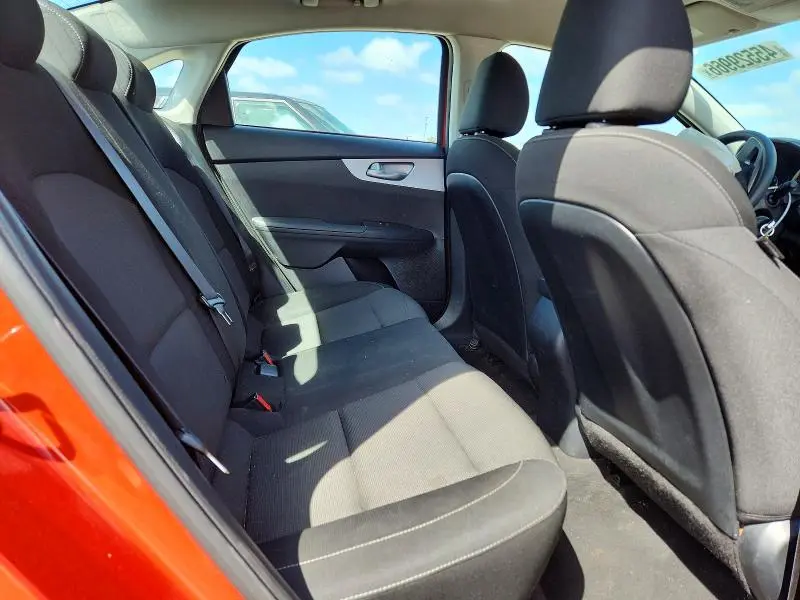 2022 KIA FORTE LXS  