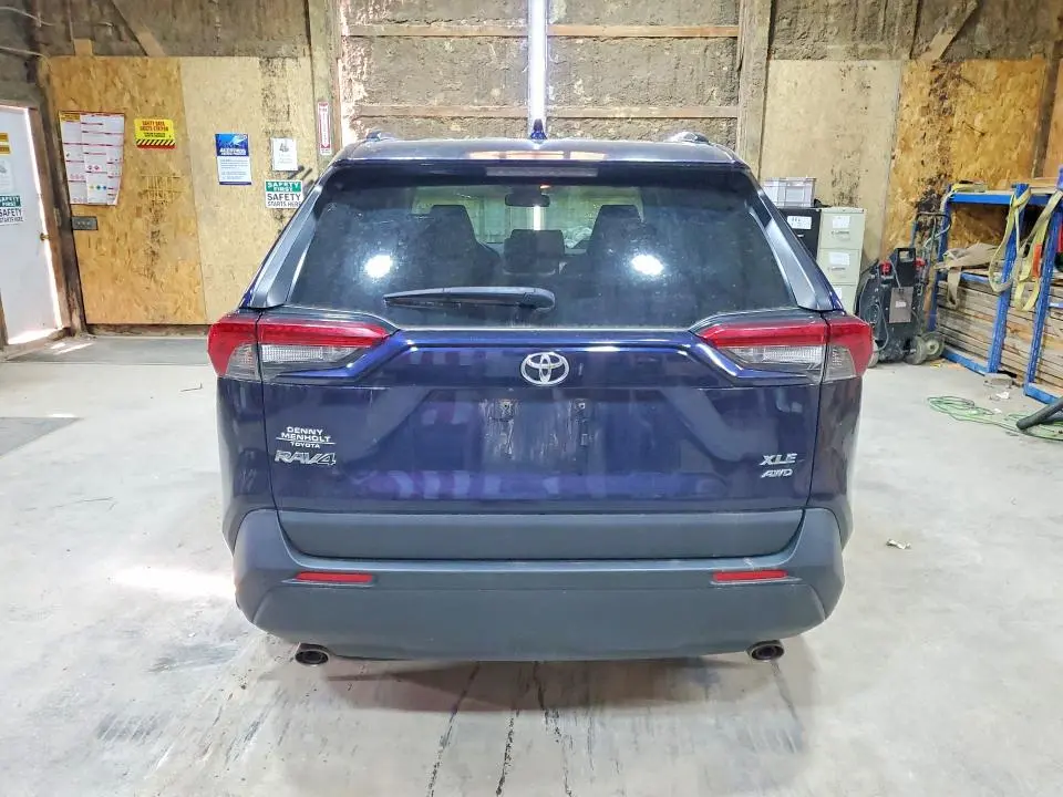 2019 TOYOTA RAV4 XLE  