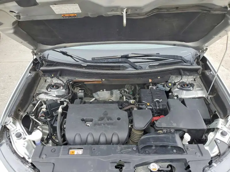 2019 MITSUBISHI OUTLANDER ES  