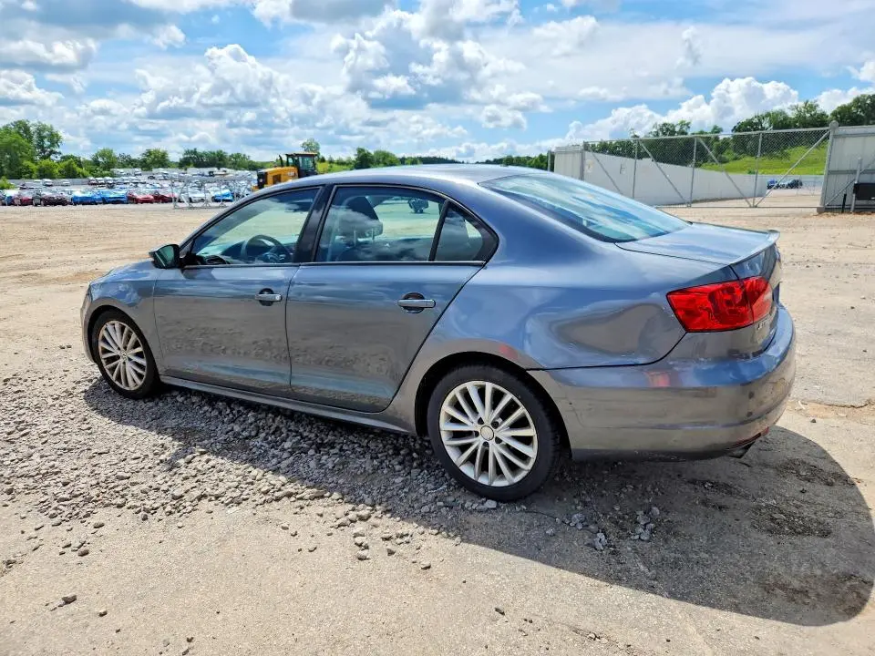 2012 VOLKSWAGEN JETTA SE  