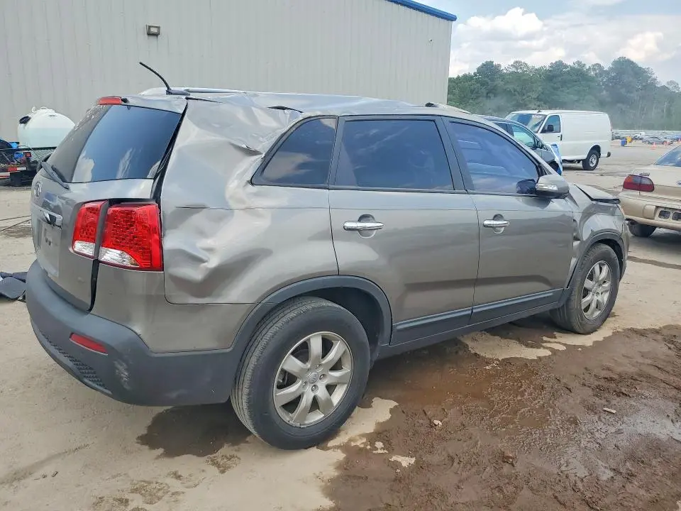 2013 KIA SORENTO LX  