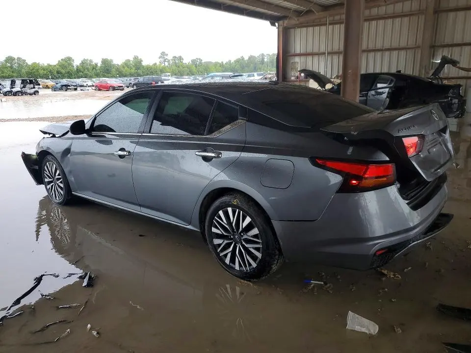 2023 NISSAN ALTIMA SV  
