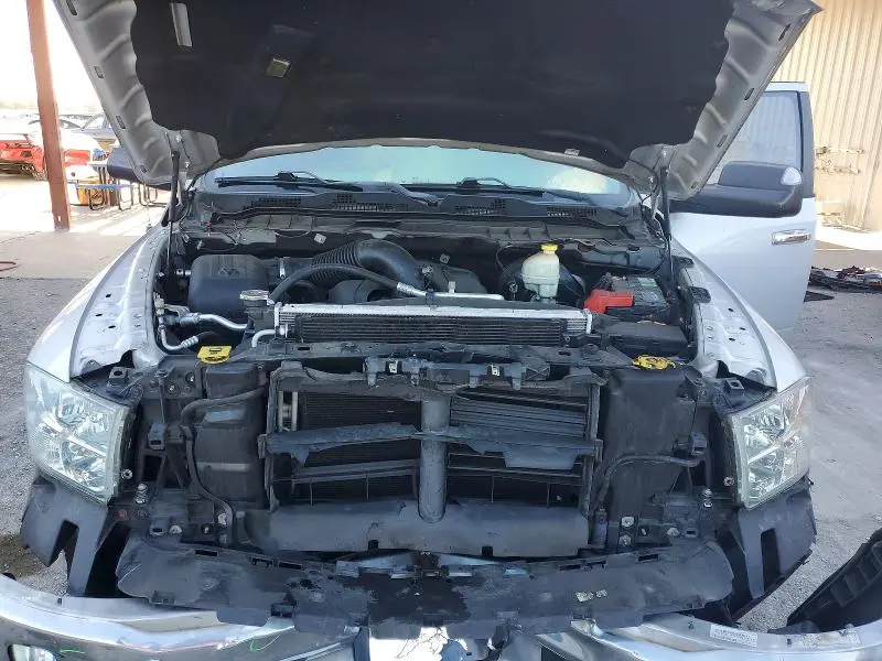 2016 RAM 1500 SLT  