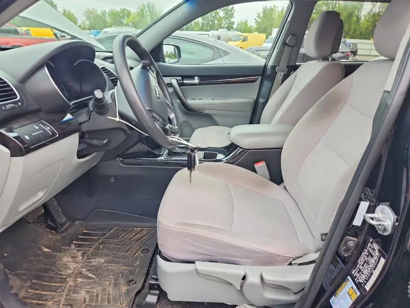 2014 KIA SORENTO LX  