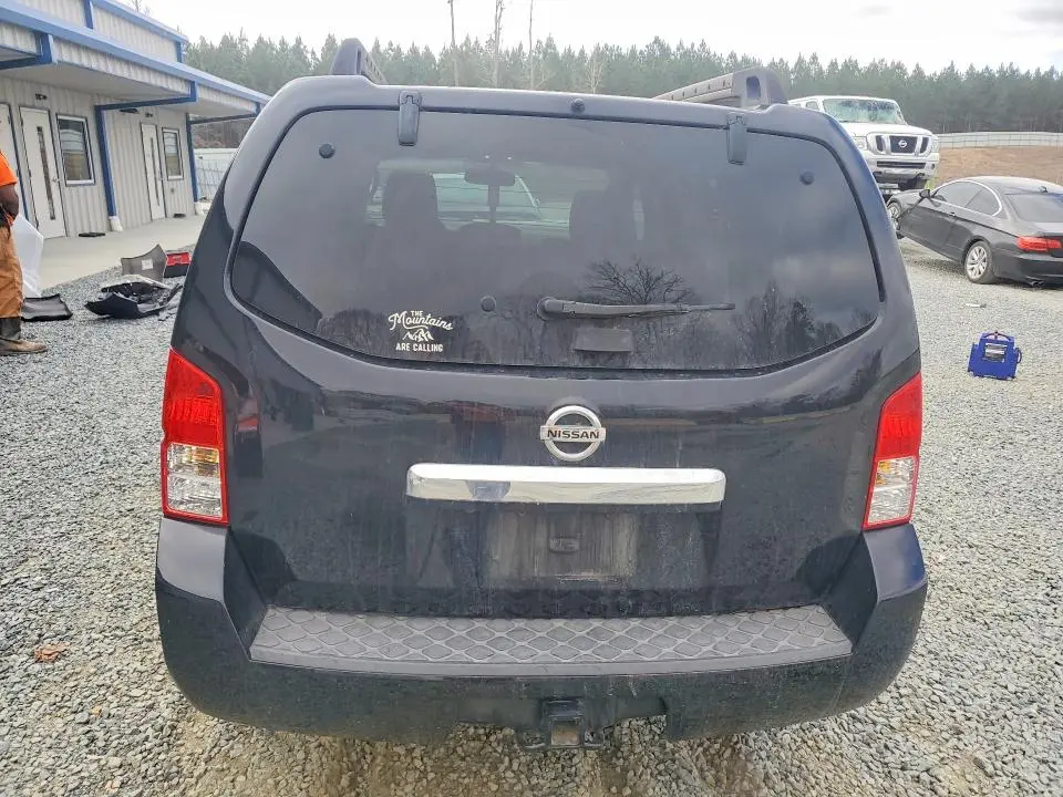 2011 NISSAN PATHFINDER S  