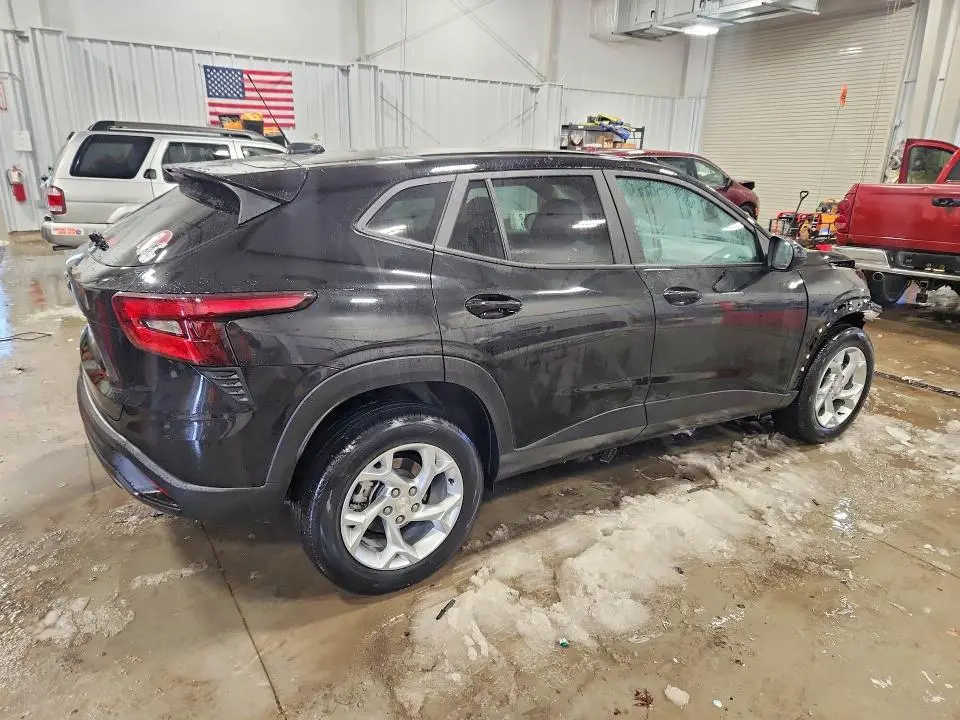 2024 CHEVROLET TRAX LS  