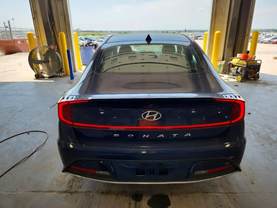 2021 HYUNDAI SONATA SE  