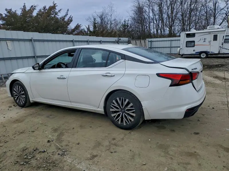 2024 NISSAN ALTIMA SV  