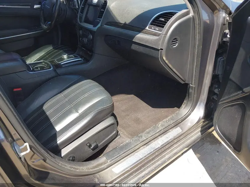 2016 CHRYSLER 300C  