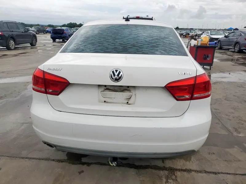 2014 VOLKSWAGEN PASSAT SE  