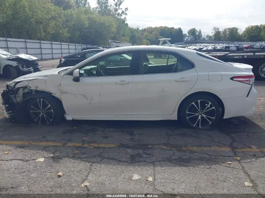 2018 TOYOTA CAMRY SE