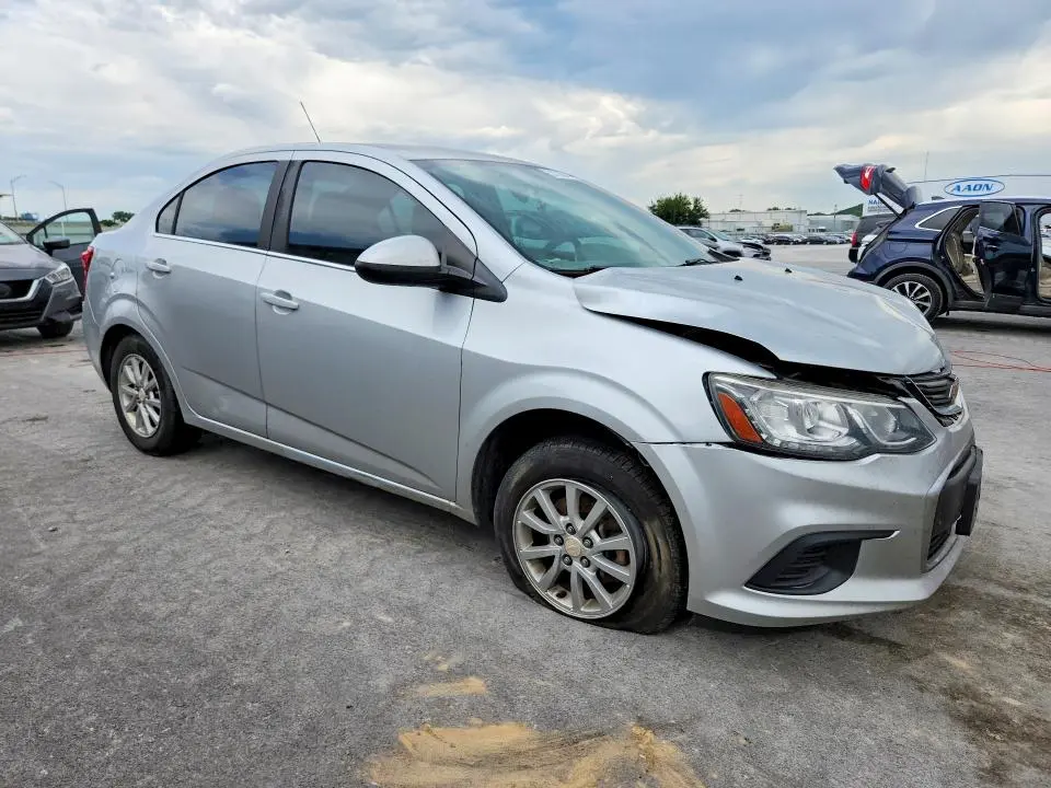 2018 CHEVROLET SONIC LT  