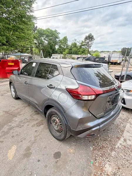 2021 NISSAN KICKS S  