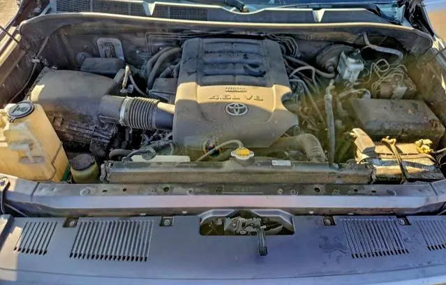 2015 TOYOTA TUNDRA CREWMAX SR5  