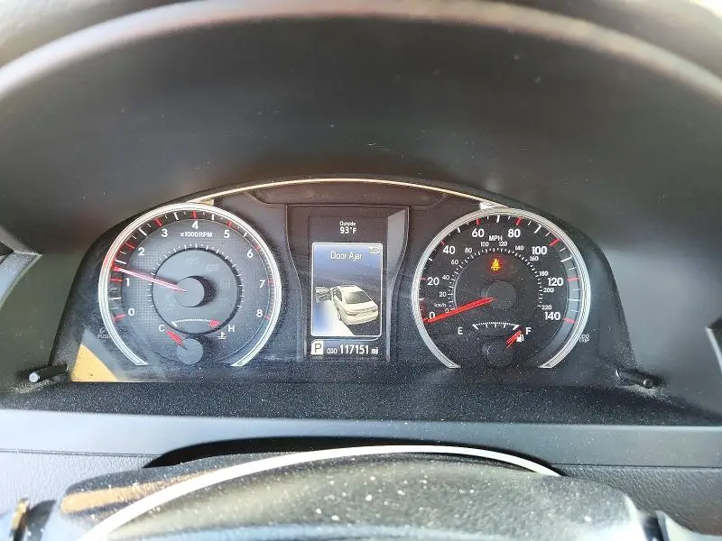 2015 TOYOTA CAMRY SE  