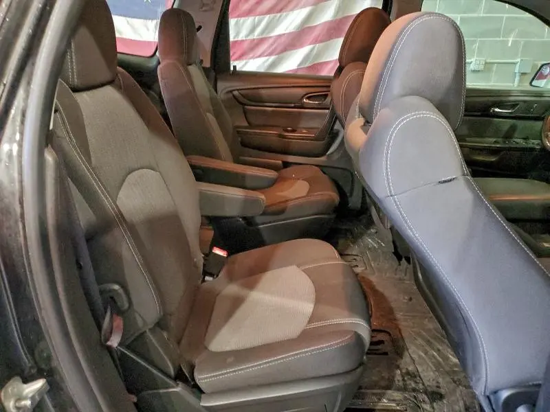 2014 CHEVROLET TRAVERSE LT  