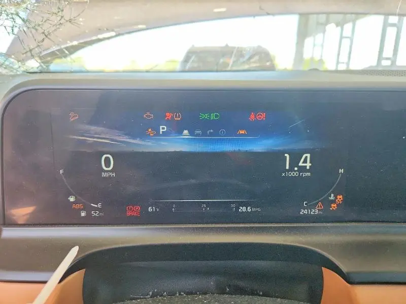 2024 KIA SELTOS EX  