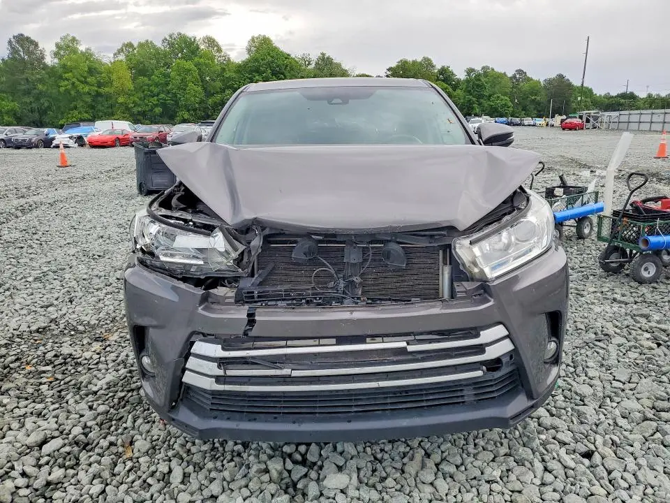 2019 TOYOTA HIGHLANDER LE PLUS  