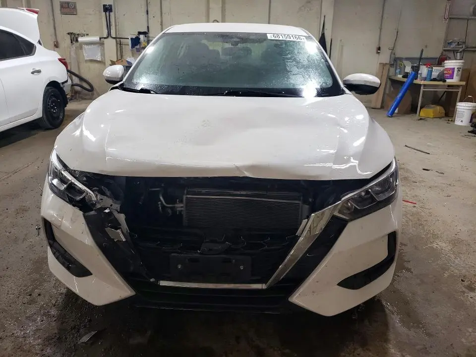 2022 NISSAN SENTRA SV  