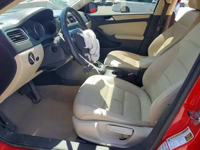 2012 VOLKSWAGEN JETTA SE  